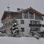 Apartment Haus *