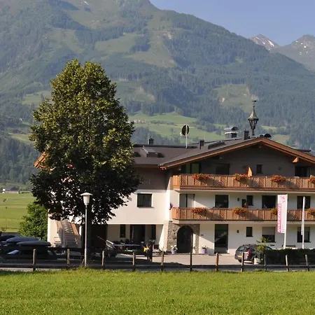 Haus *